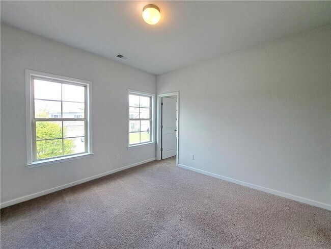 Building Photo - 3329 Long Creek Dr