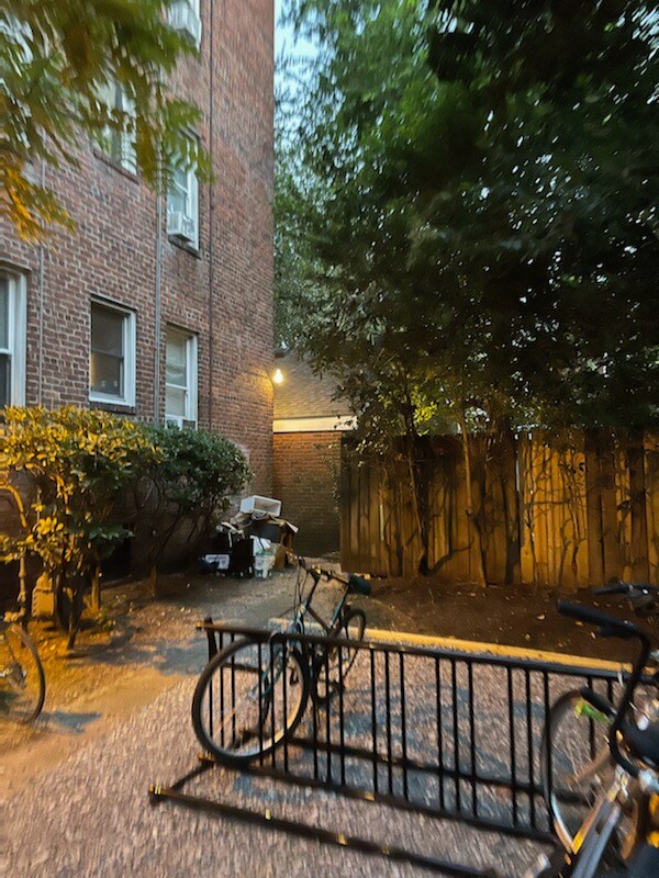 Building Photo - 1611 Hampton Blvd