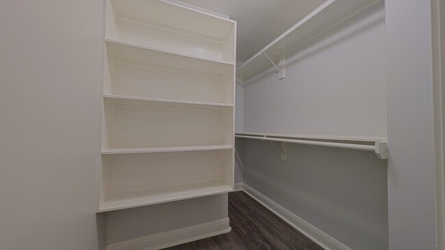 Building Photo - 1307 Riverine Ct