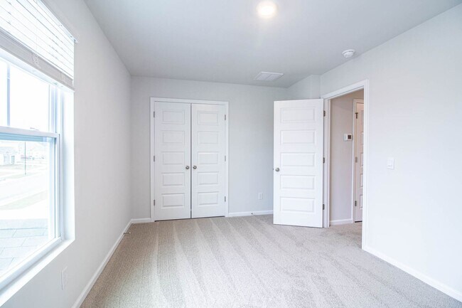 Building Photo - 495 Coconut Dr