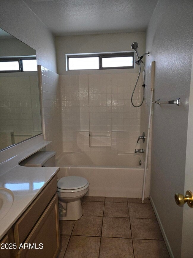 Building Photo - 8746 W Manzanita Dr