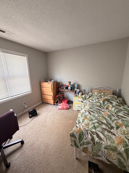 Building Photo - 2437 Appalachian Drive