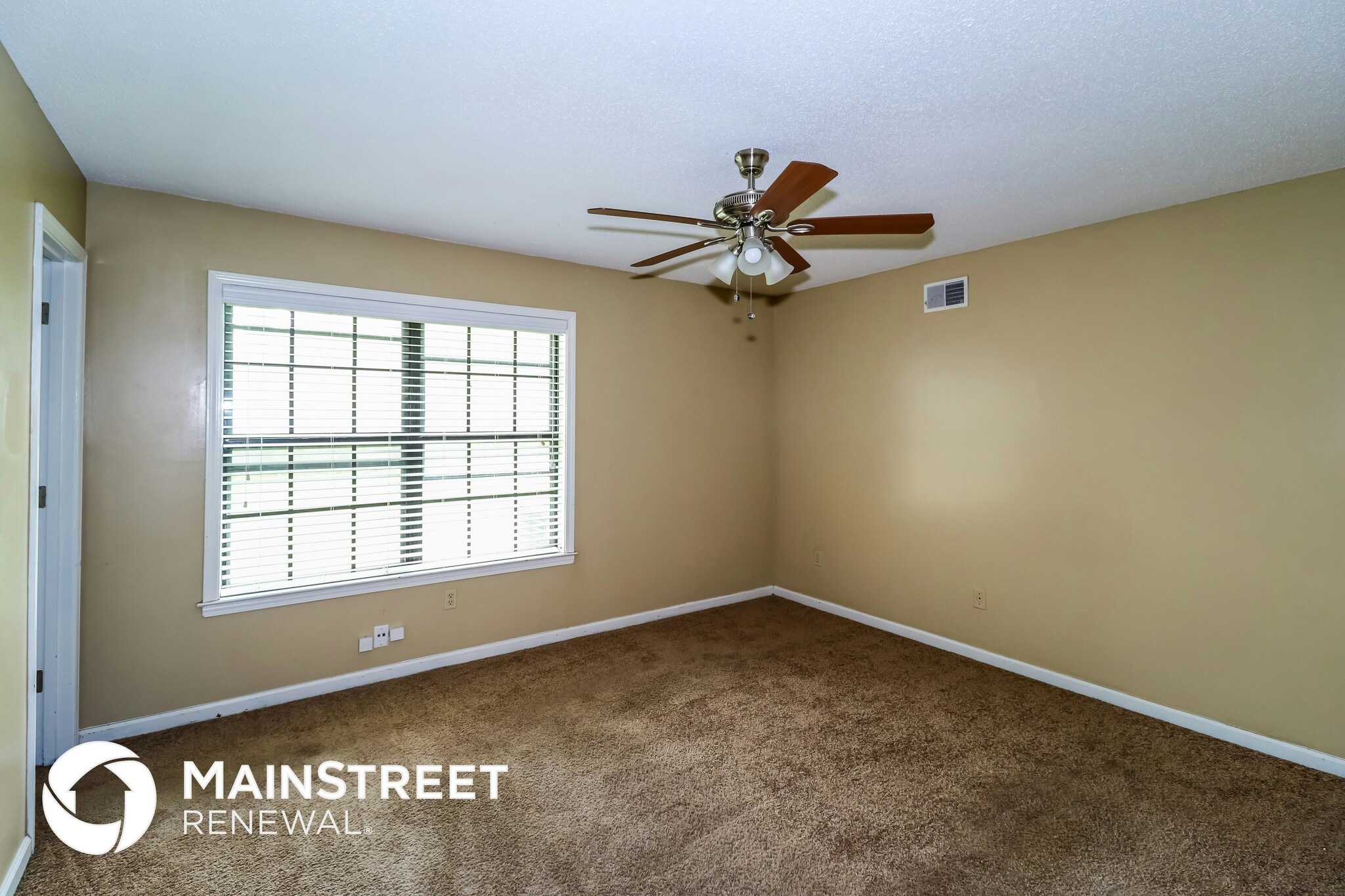 Building Photo - 3048 Ingleside Dr