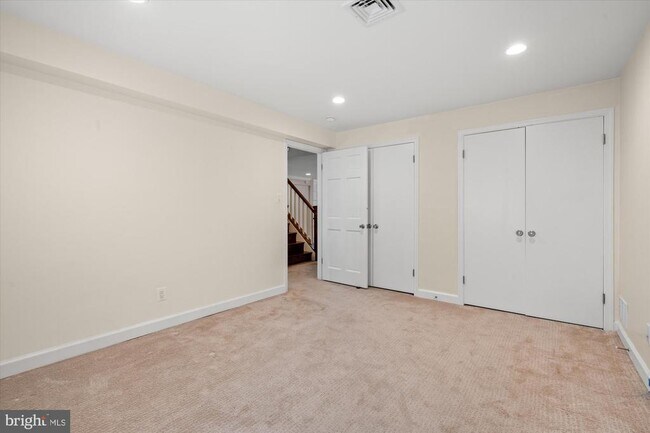 Building Photo - 4905 Dorset Ave