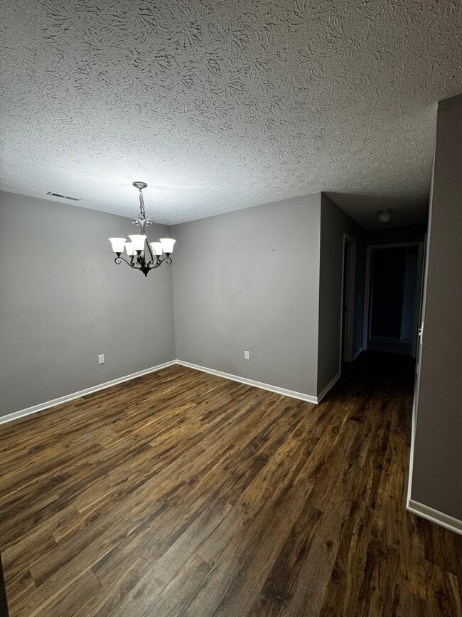 Building Photo - 8599 Scenicview Dr