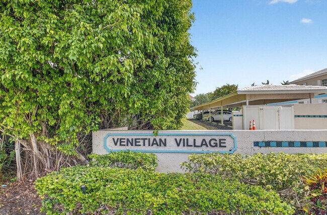 Building Photo - 75 Venetian Dr