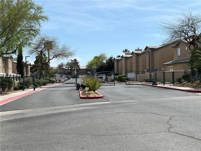 Building Photo - 5253 S Westwind Rd