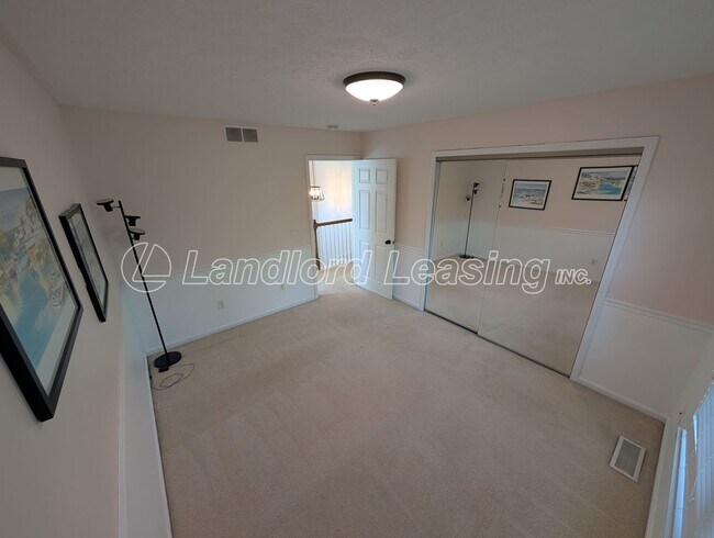 Building Photo - 33317 Fairport Dr