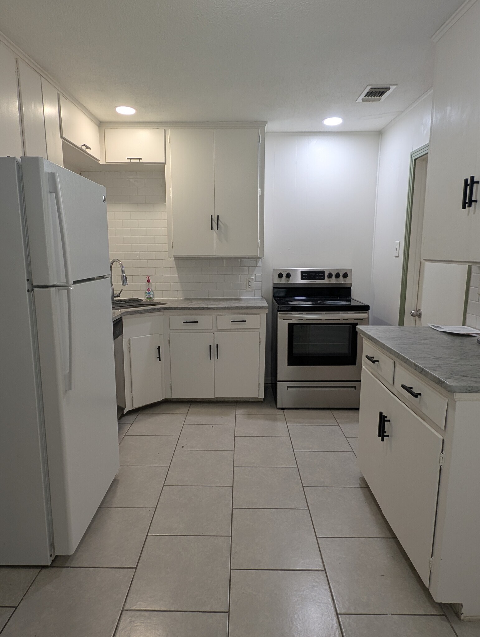 Building Photo - 307 San Angelo