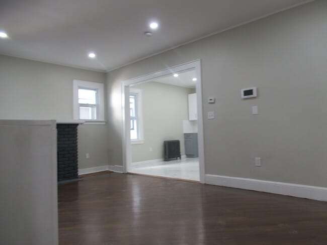 Building Photo - 56 Durand Pl