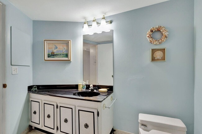 Building Photo - 2800 N Ocean Dr