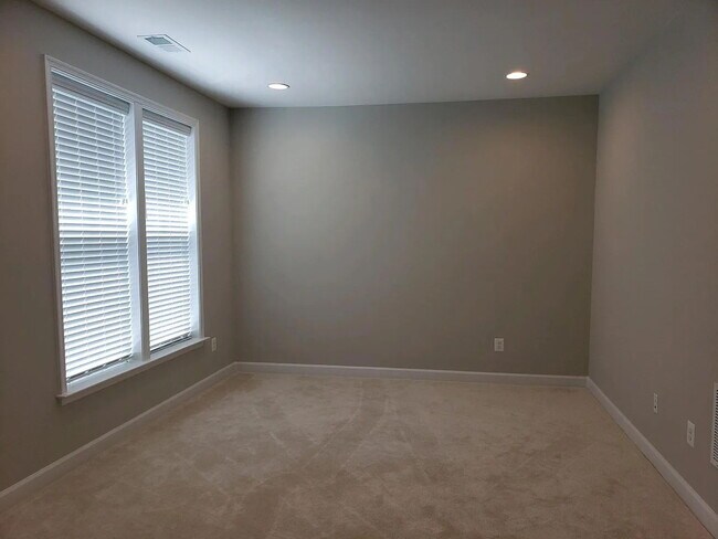Building Photo - Elegant Preston Lake Living with Premium Amenities & Timeless Comfort