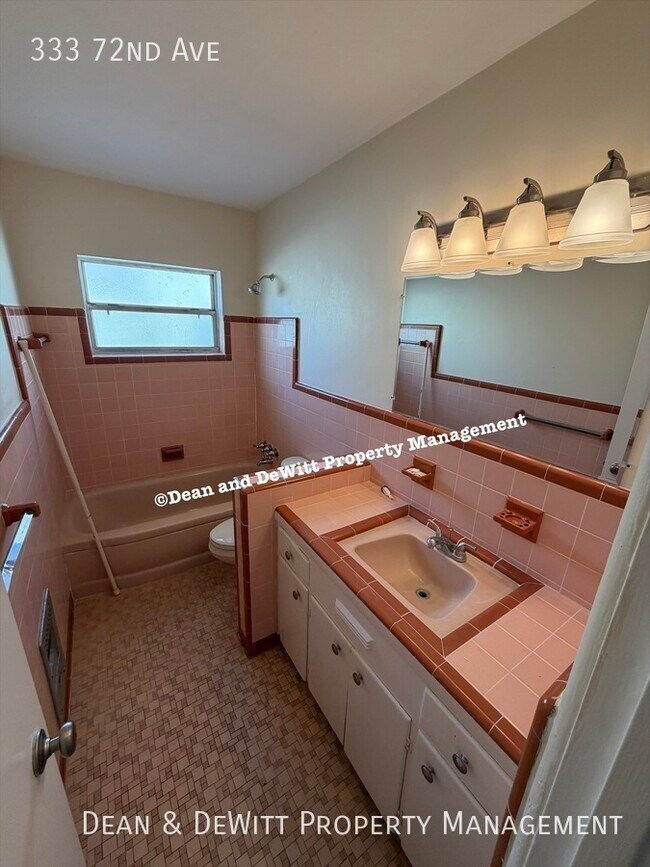 Building Photo - 333 72nd Ave