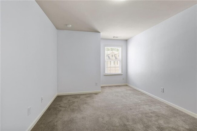 Building Photo - 2249 Knoxhill View