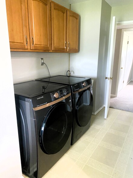 Brand new washer and drier - 1611 Ludean Dr