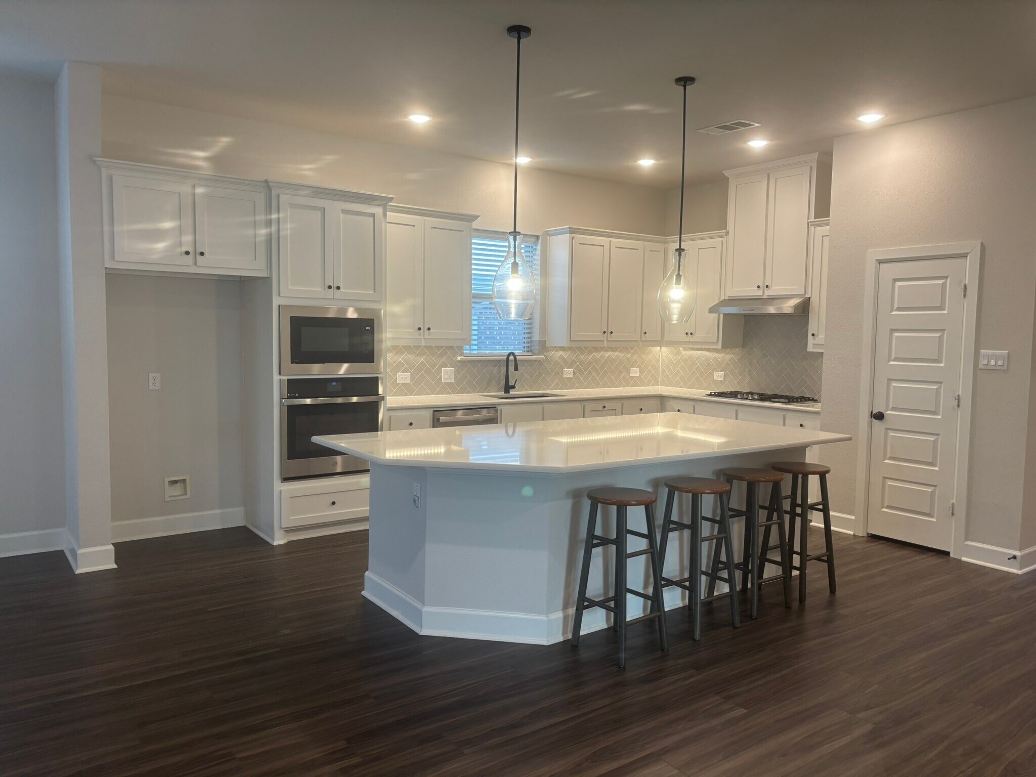 Building Photo - 8625 Spindletop Dr