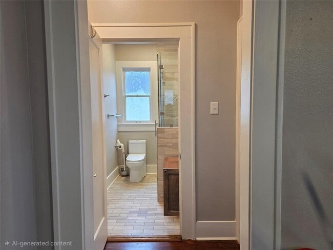 Building Photo - 206 E 34th St