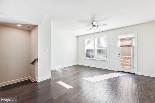 Building Photo - 4709 Van Buren St