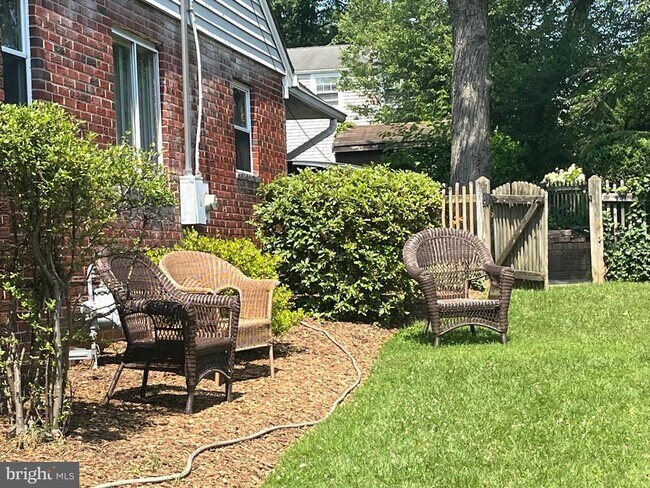 Building Photo - 2101 N Nottingham St