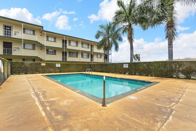 Building Photo - Freshly Remodeled Waipahu Condo | Pearl Harbor Views