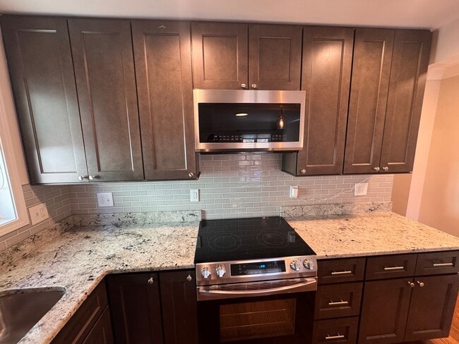 Building Photo - 908 Carolina Ave NW