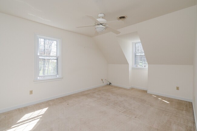 Building Photo - Bon Air Home For Rent