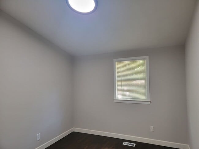 Building Photo - Rent 2 Get 2 Rooms for Free- This home is Priced as a 2bdrm in Intown Atlanta
