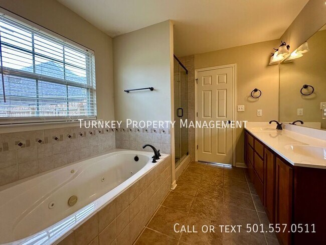 Building Photo - 13601 Stonehenge Cove