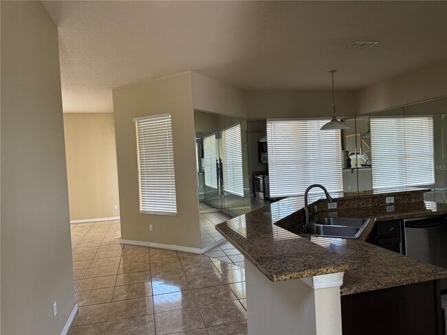 Building Photo - 5331 Tortuga Dr