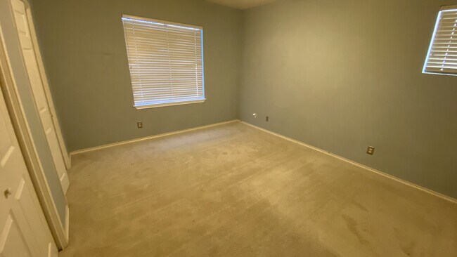 main bedroom - 7501 Shadowridge Run