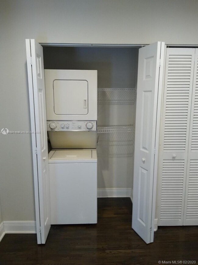 Building Photo - 30 Phoenetia Ave