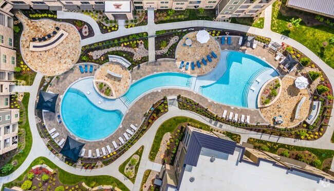 Building Photo - Cyan Southcreek