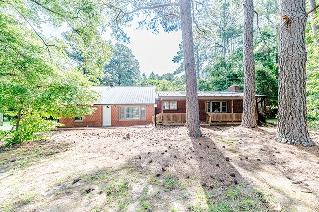 Primary Photo - 3226 Hawkins Ave