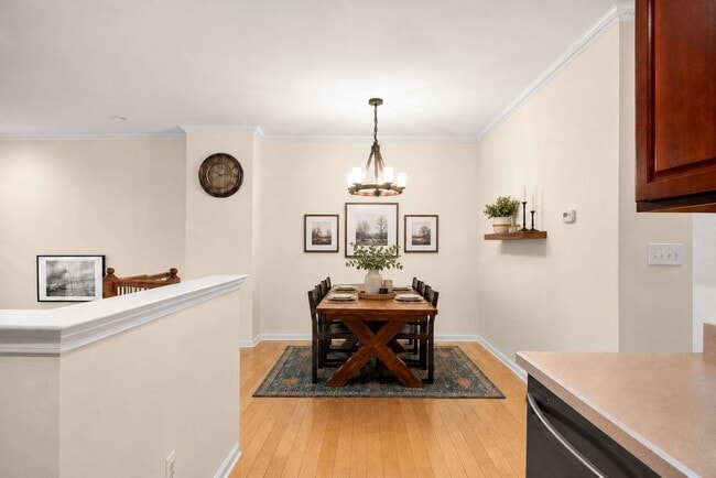Building Photo - 360 Oswego Ct