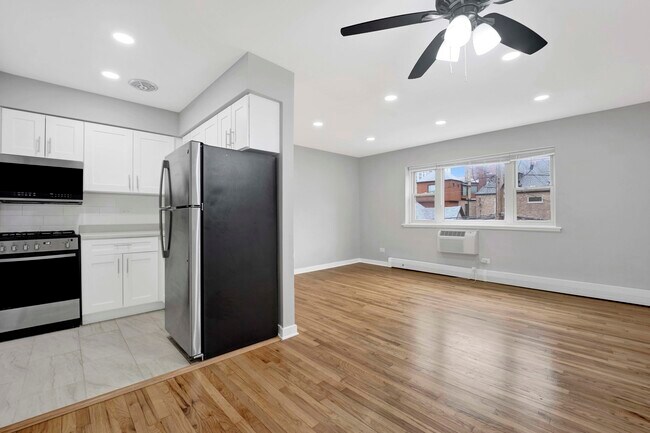 Building Photo - 3161 N Cambridge Ave