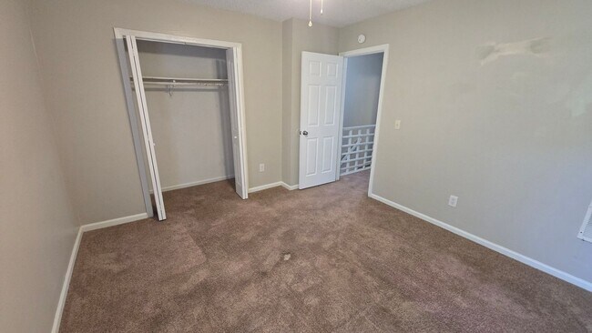 Building Photo - 302 Koon St
