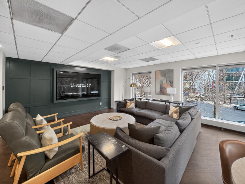 Building Photo - 302 N Canal St