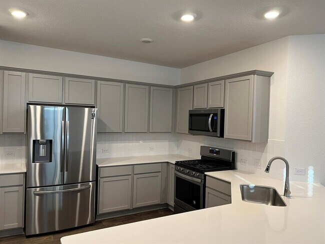 Building Photo - 14213 Cantarra Dr