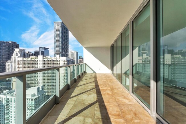 Building Photo - 1331 Brickell Bay Dr