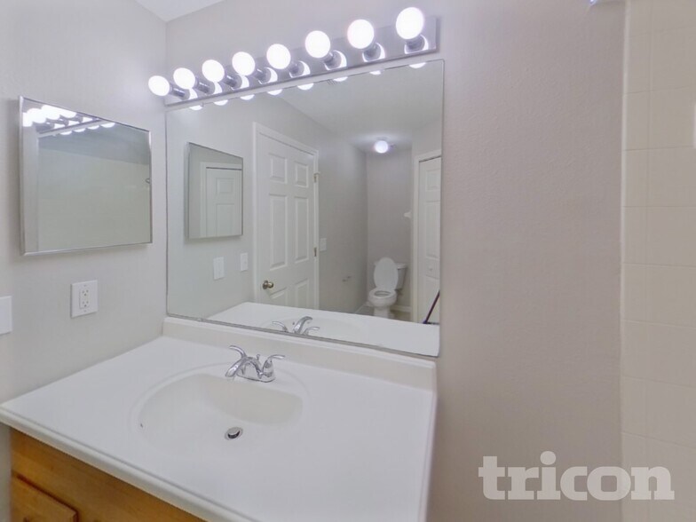 Building Photo - 7543 Oxford Garden Cir