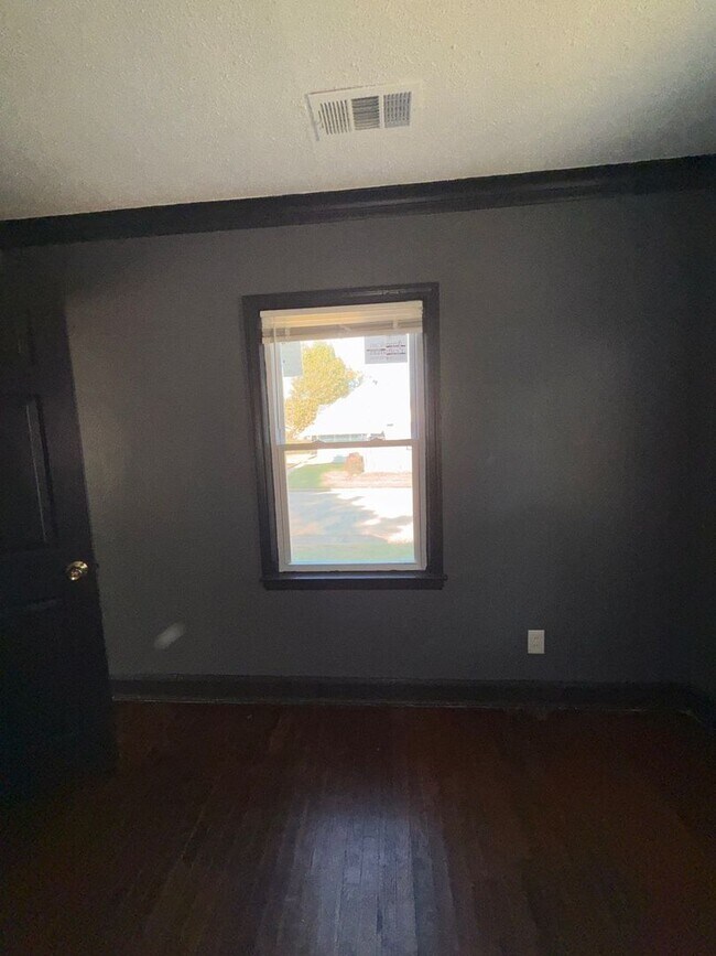 Building Photo - Fully Renovated 3BR Home in East Memphis – Section 8 Welcome