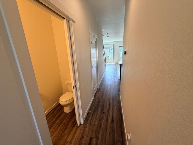 Building Photo - 6157 Blue River Dr SE