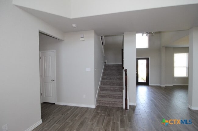 Building Photo - 6307 Verde Dr
