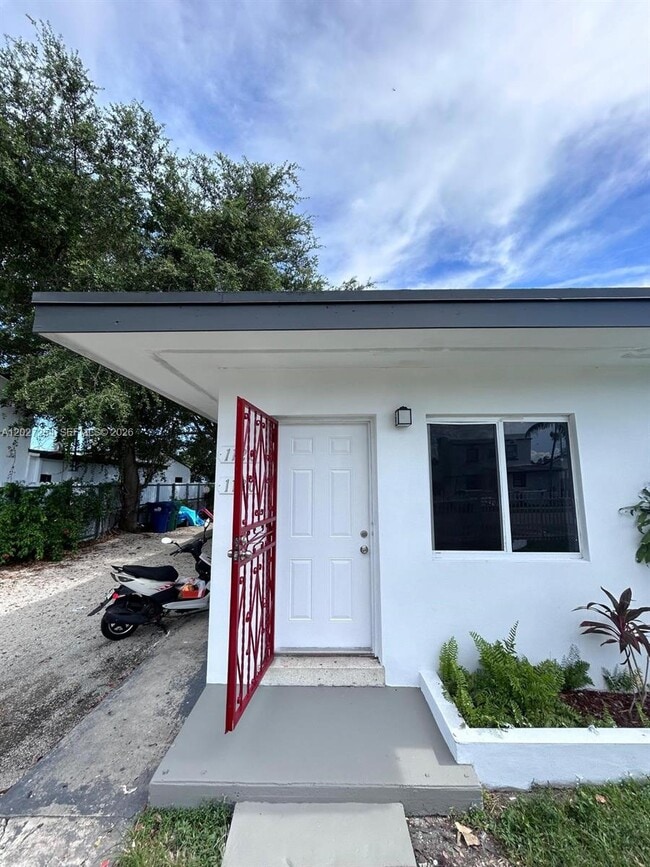 Building Photo - 1130 NW 76th St