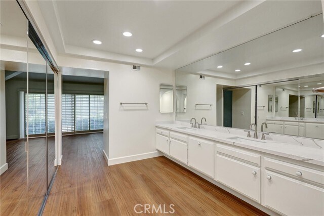 Building Photo - 16 Sycamore Creek