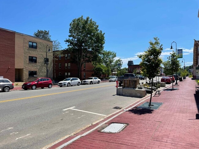 Building Photo - 4 Martin St