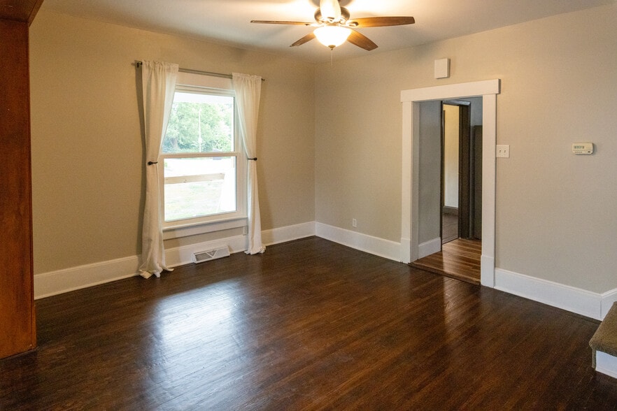 Dining Room - 326 E Maynard Ave