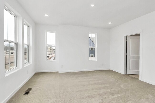 Building Photo - 7009 Westrow Ave