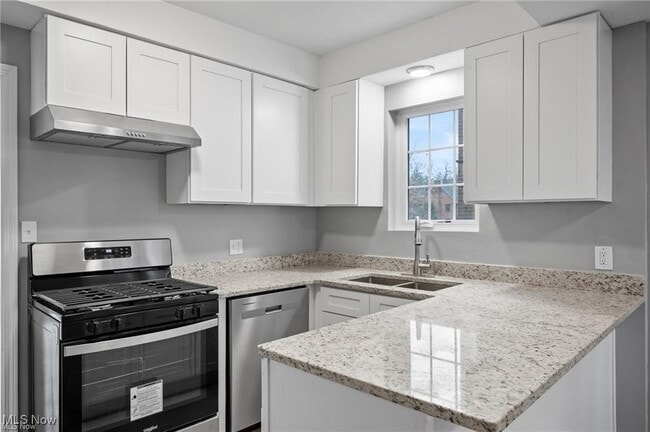 Building Photo - 3881 Meadowbrook Blvd