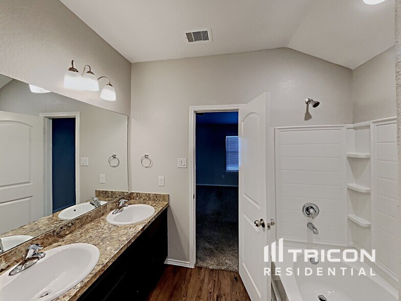 Building Photo - 15443 Refugio Verde Wy